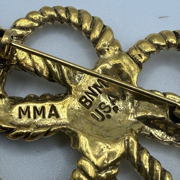 Vintage MMA Brooch Metropolitan Museum of Art BNM USA Bow Knot Gold Tone - Picture 3 of 5